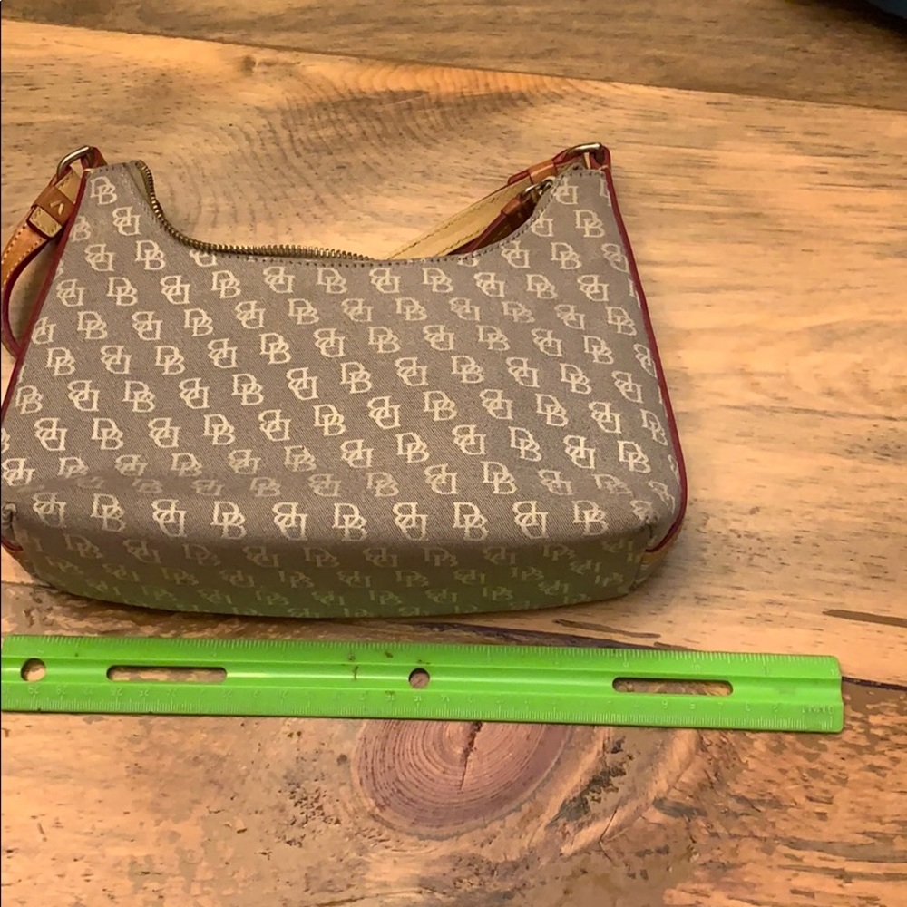Signature small Dooney and Bourke bag - Picture 6 of 7